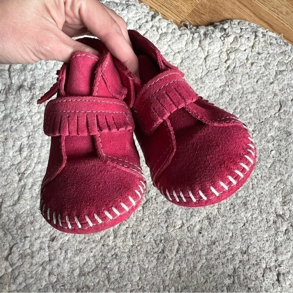 Minnetonka: Baby Vibrant Pink Suede Fringe Velcro Vamp Closure Booties Size 6